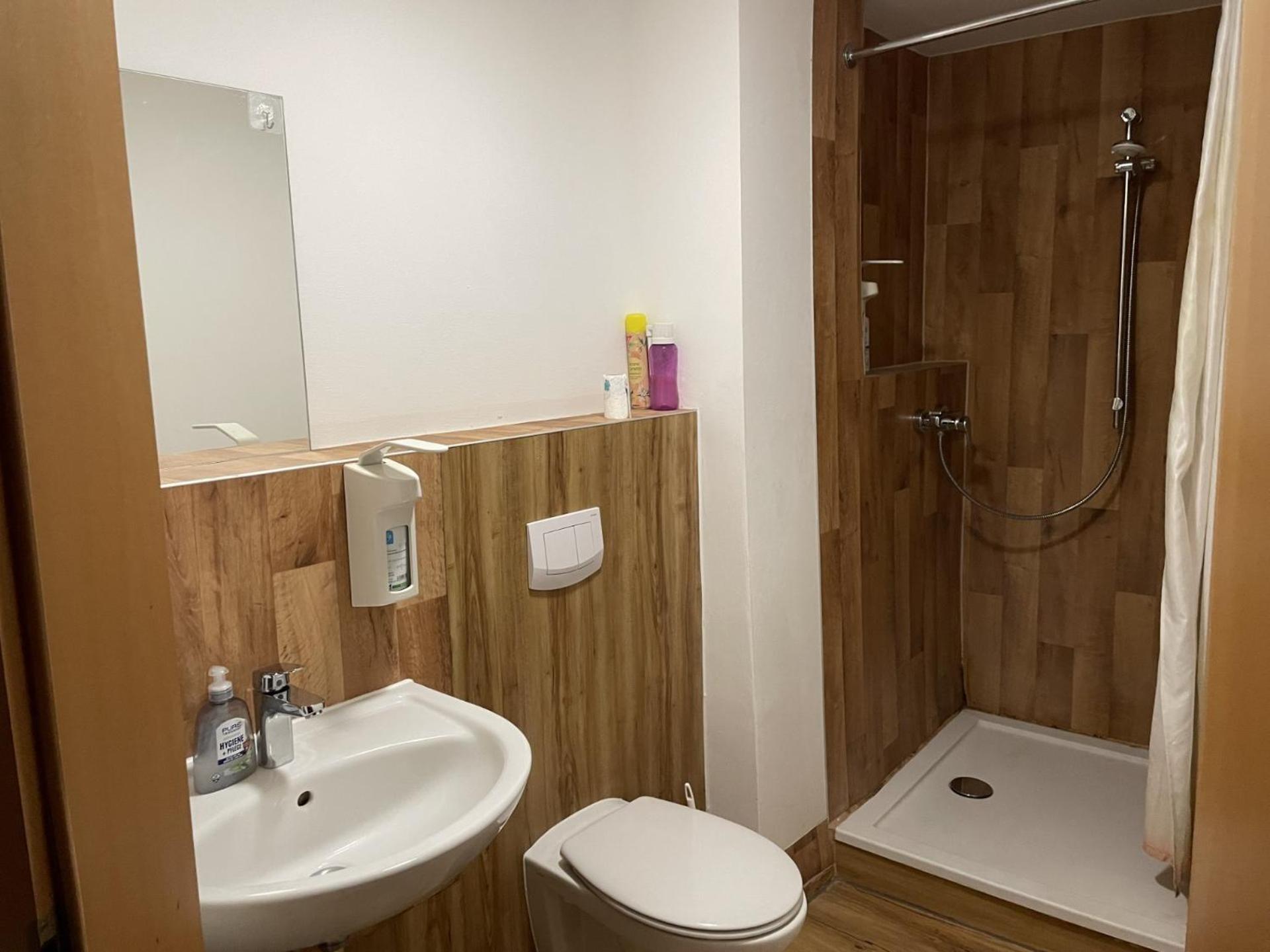 Personalwohnheim Altenpflege Foditsch Sankt Johann  Стая снимка